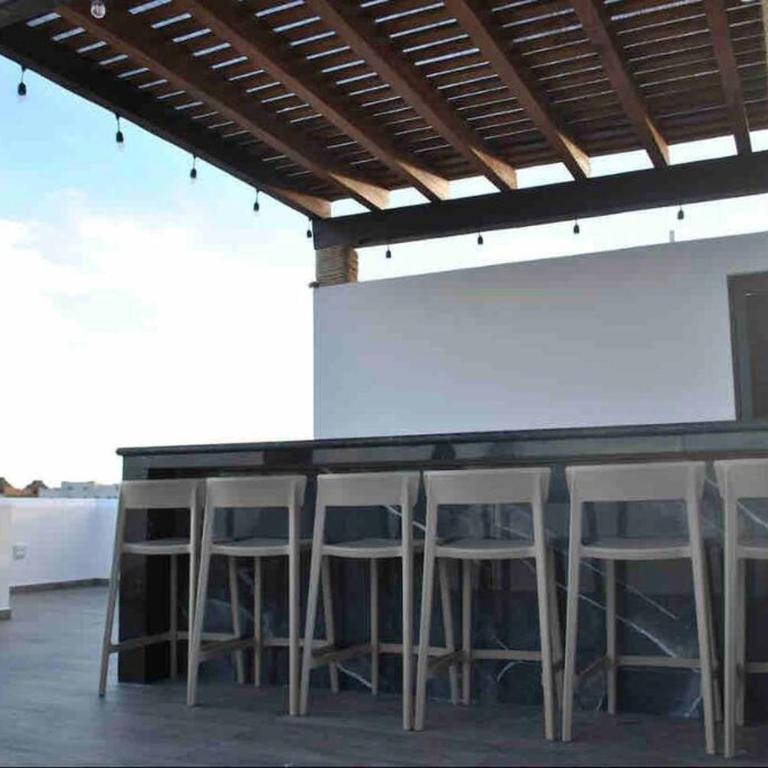 Casa Moderna de 4 Pisos Con Rooftop Vista Al Mar - Five-Bedroom House - 26
