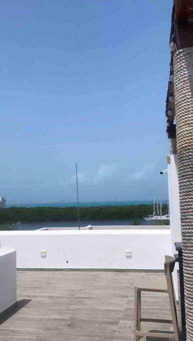 Casa Moderna de 4 Pisos Con Rooftop Vista Al Mar - Five-Bedroom House - 36