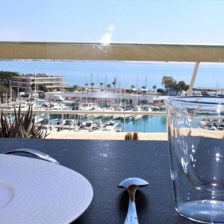 Superbe 3 Pièces avec Terrasse, Clim et Vue Mer à Villeneuve-Loubet - FR-1-252A-92 - Appartement - 5