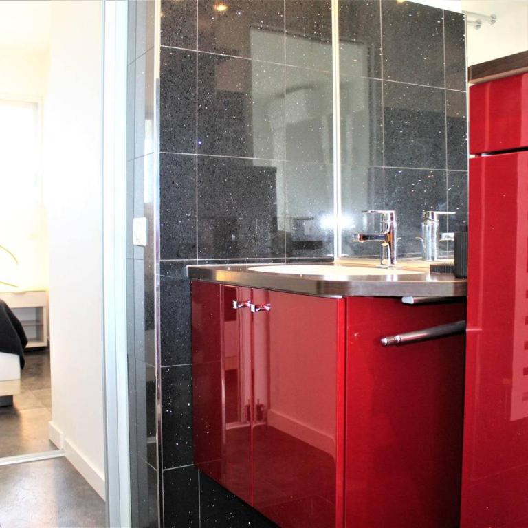 Superbe 3 Pièces avec Terrasse, Clim et Vue Mer à Villeneuve-Loubet - FR-1-252A-92 - Appartement - 23