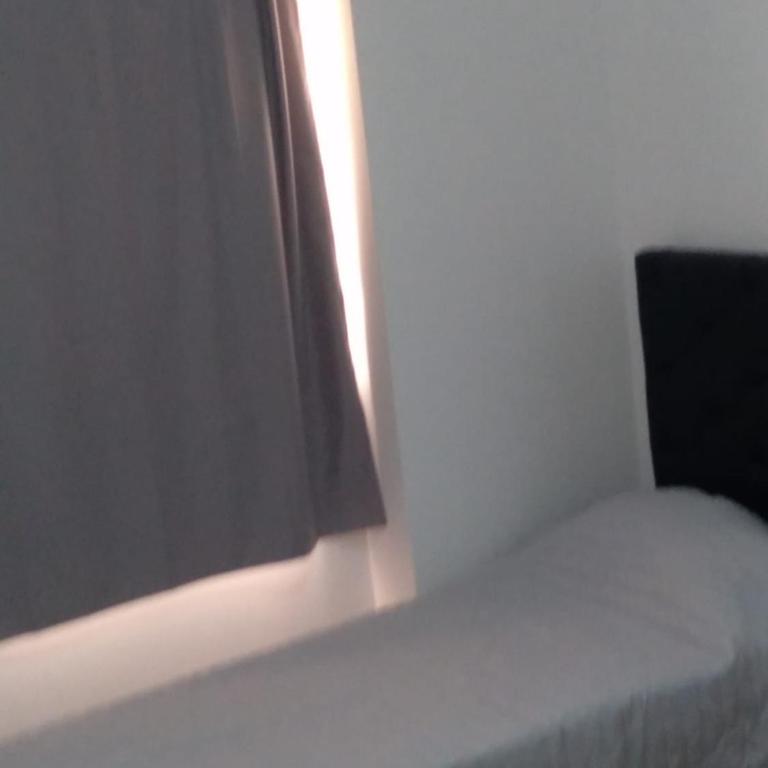 Costanera 3 dormitorios 2 cocheras estamos a 800 metros del centro - Apartamento de 3 dormitorios - 34