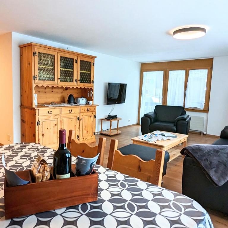 Ferienwohnungen Wallis - Randa bei Zermatt - Apartment mit 3 Schlafzimmern - 2
