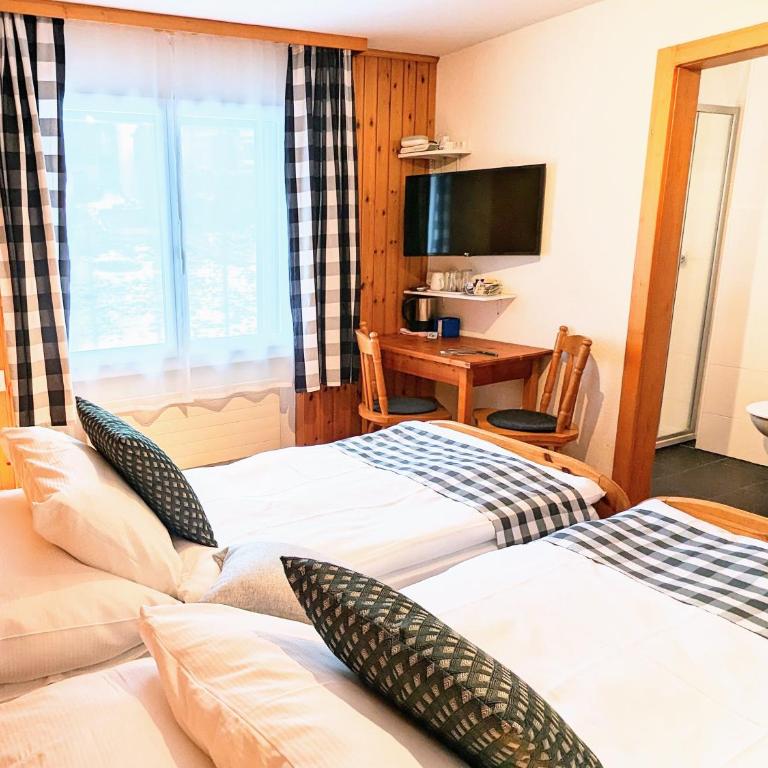 Ferienwohnungen Wallis - Randa bei Zermatt - Kleines Doppel-/Zweibettzimmer - 1