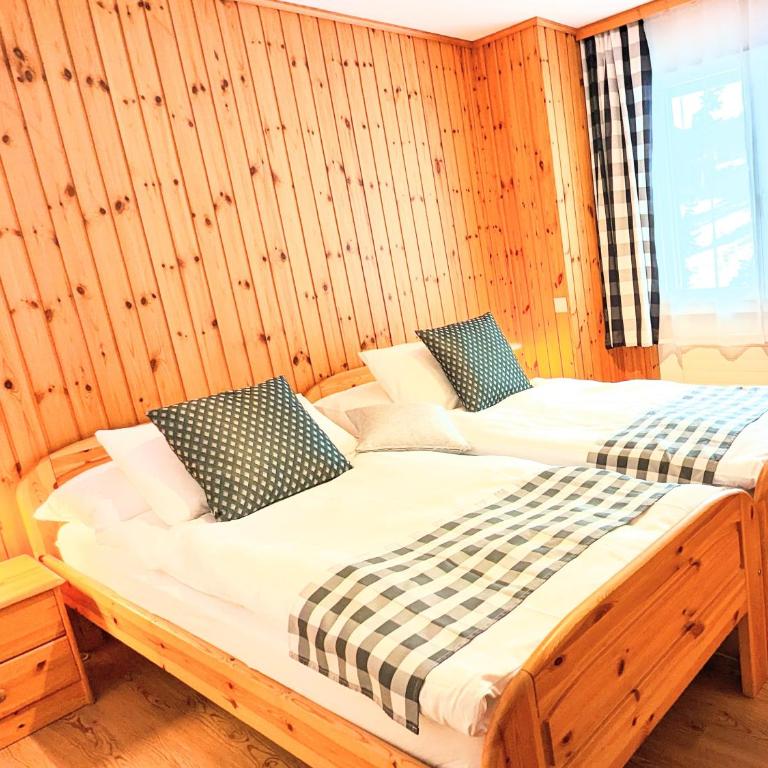 Ferienwohnungen Wallis - Randa bei Zermatt - Kleines Doppel-/Zweibettzimmer - 2