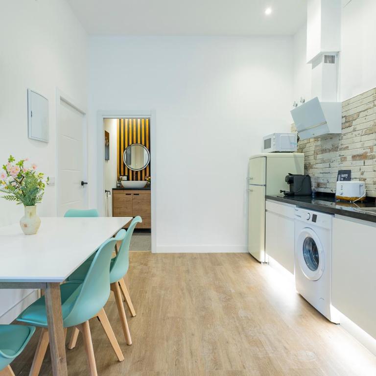 Sevilla deluxe suites - Apartamento Superior con balcón y bañera - 17