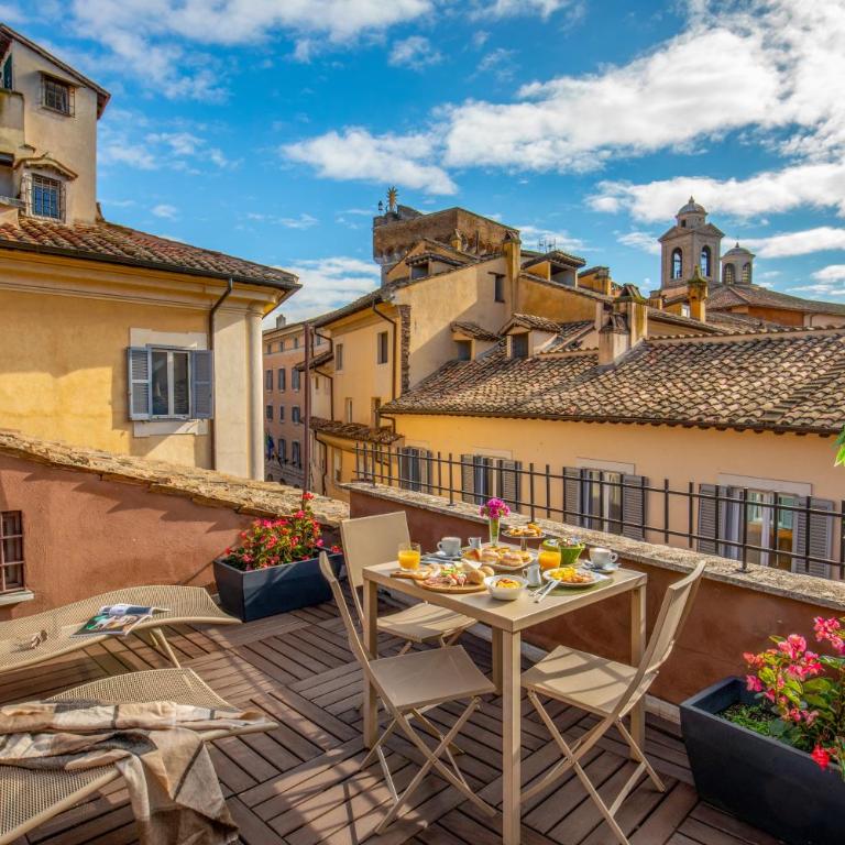 Navona Colors Hotel - Camera Matrimoniale Deluxe con Terrazza e Vista sulla Città - 10