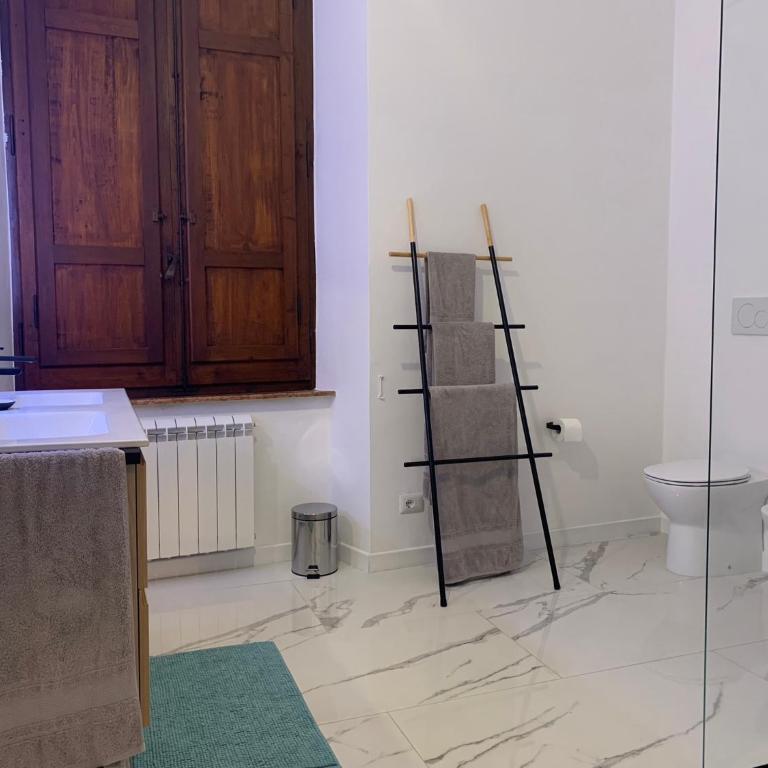 Orvieto: Spacious 3BR 3BA apartment with balcony & patio - Appartamento con 3 Camere da Letto - 17