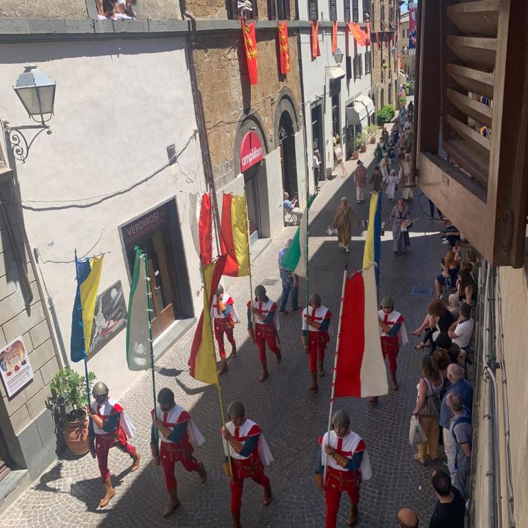 Orvieto: Spacious 3BR 3BA apartment with balcony & patio - Appartamento con 3 Camere da Letto - 27
