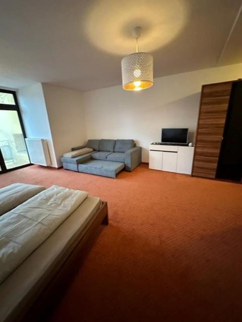 Pension COLUMBIA inkl Frühstück im Zentrum - Chambre Familiale avec Balcon - 5 - 6