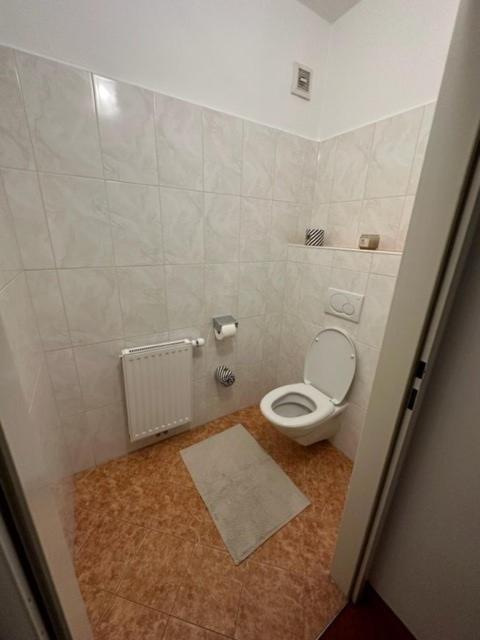 Pension COLUMBIA inkl Frühstück im Zentrum - Chambre Familiale avec Balcon - 5 - 7