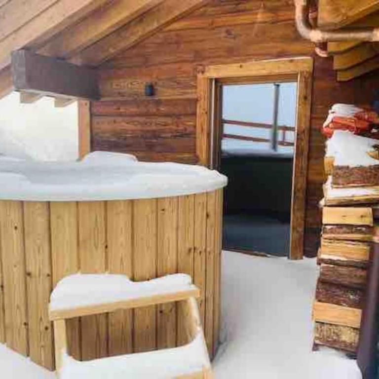 Ski in out Swiss Alps Chalet Charelle by Jolidi - Chalet - 13