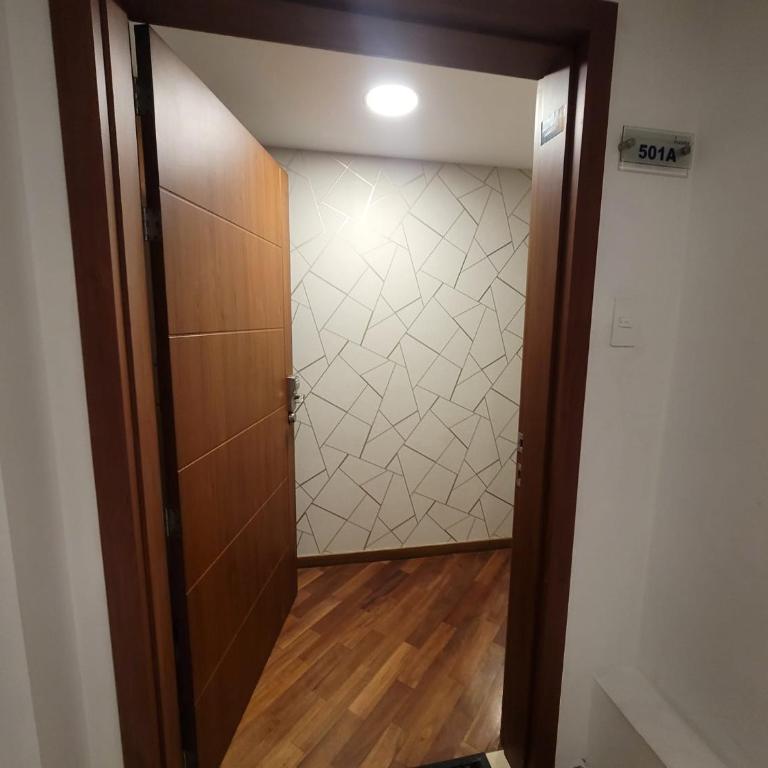 Excelente Vista ciudad Quito,parque, piscina,balcón,sauna,tranquilo encantador seguridad 24-7 - Apartamento de 3 dormitorios - 52