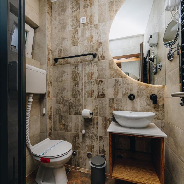 Boutique Luxury Apartments - Deluxe Double Room - 10