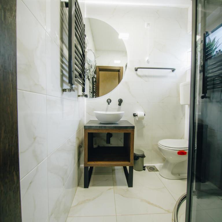 Boutique Luxury Apartments - Deluxe Double Room - 12