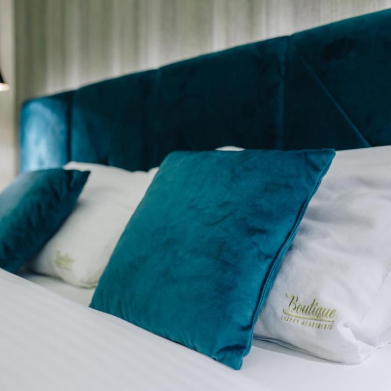 Boutique Luxury Apartments - Deluxe Double Room with Balcony - 10