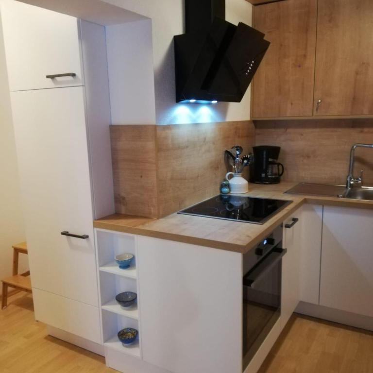 Haus Jenewein - Apartment mit Dusche - 9