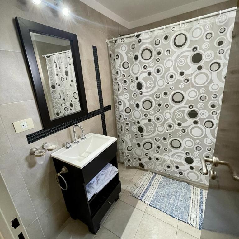 Departamento zona inmejorable totalmente equipado - Habitación Doble Deluxe con balcón - 6