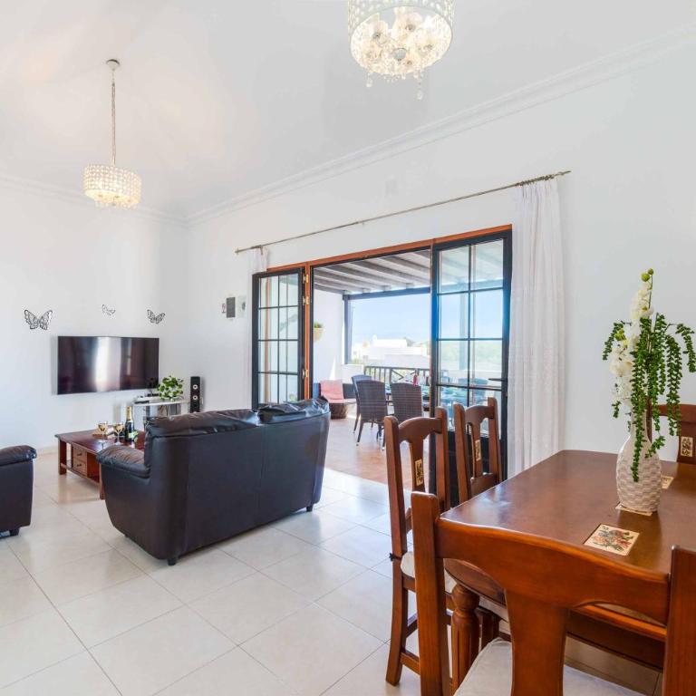 Villa Nancy - Three-Bedroom Villa - 17