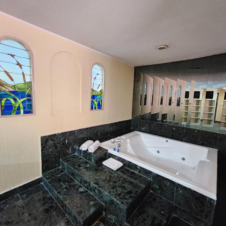 Hotel Real del Sur - Deluxe Suite with Spa Bath - 5