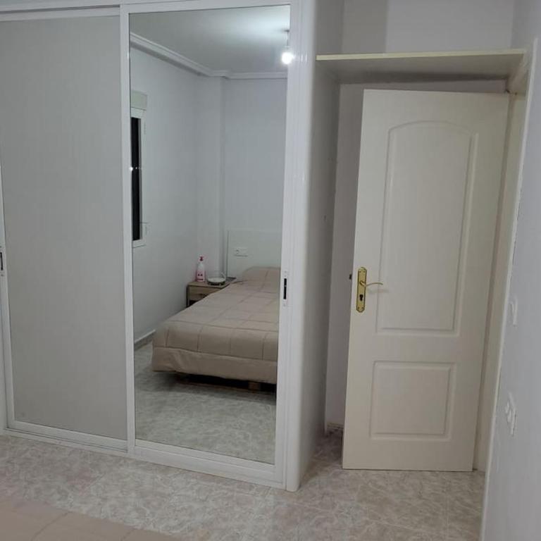Apartamento bajo con terraza y piscina - Apartamento de 3 dormitorios - 14