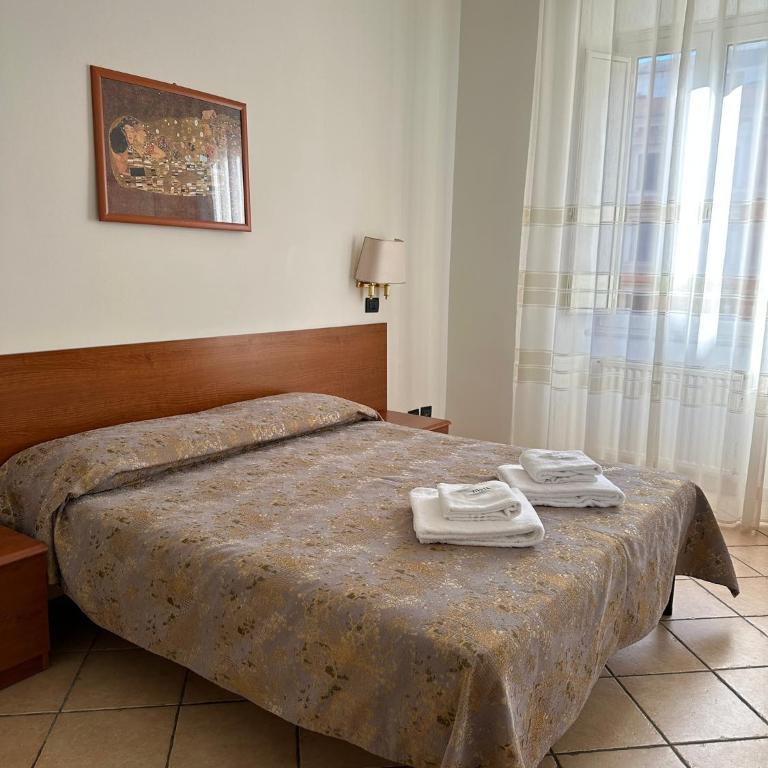 Karina Suite - Camera Matrimoniale Standard con Bagno in Comune - 1