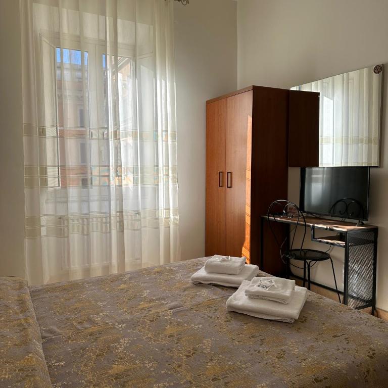 Karina Suite - Camera Matrimoniale Standard con Bagno in Comune - 2