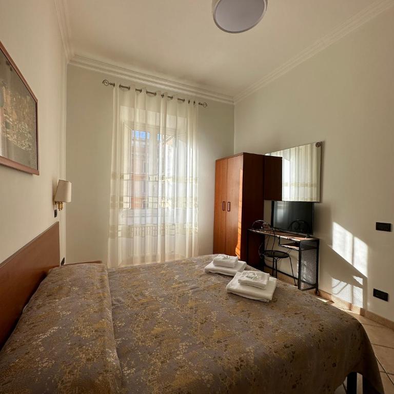 Karina Suite - Camera Matrimoniale Standard con Bagno in Comune - 5