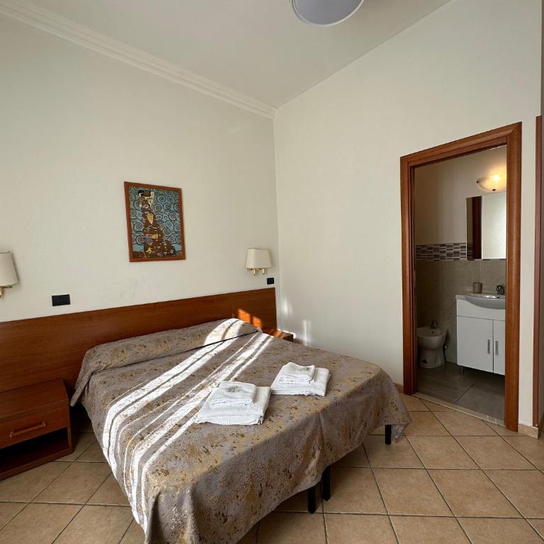 Karina Suite - Camera King con Vista Giardino - 6