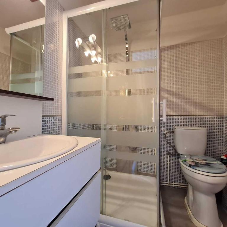 F1 avec terrasse et WiFi - Proche thermes Balaruc - FR-1-503-160 - Estudio - 9