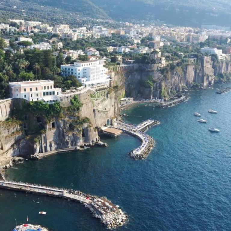 Emy House Sorrento - Three-Bedroom Apartment - 18