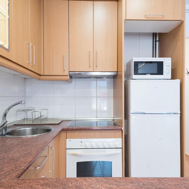 Cozy Apt with charm and exquisite natural light - Two-Bedroom Apartment - 12