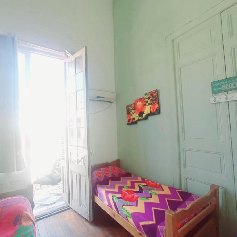 Montevideo Port Hostel - Economy Twin Room - 3