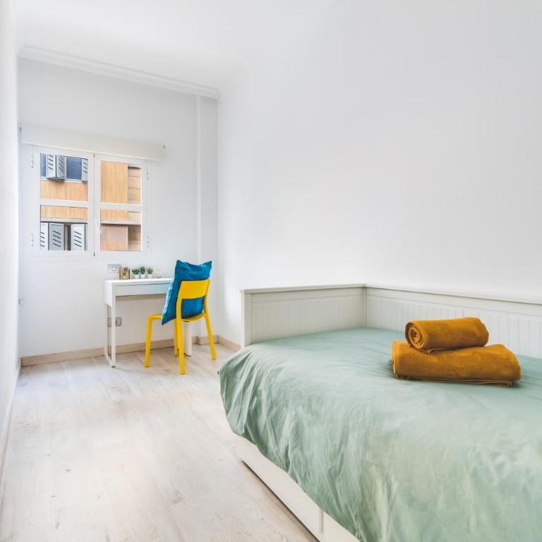 Home2Book Design Cool Center Apt Las Palmas - Two-Bedroom Apartment - 5