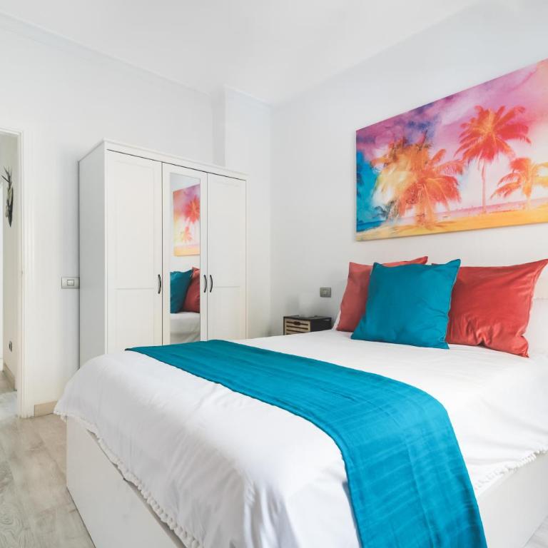 Home2Book Design Cool Center Apt Las Palmas - Two-Bedroom Apartment - 22