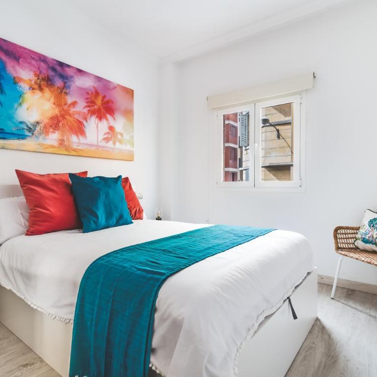 Home2Book Design Cool Center Apt Las Palmas - Two-Bedroom Apartment - 19