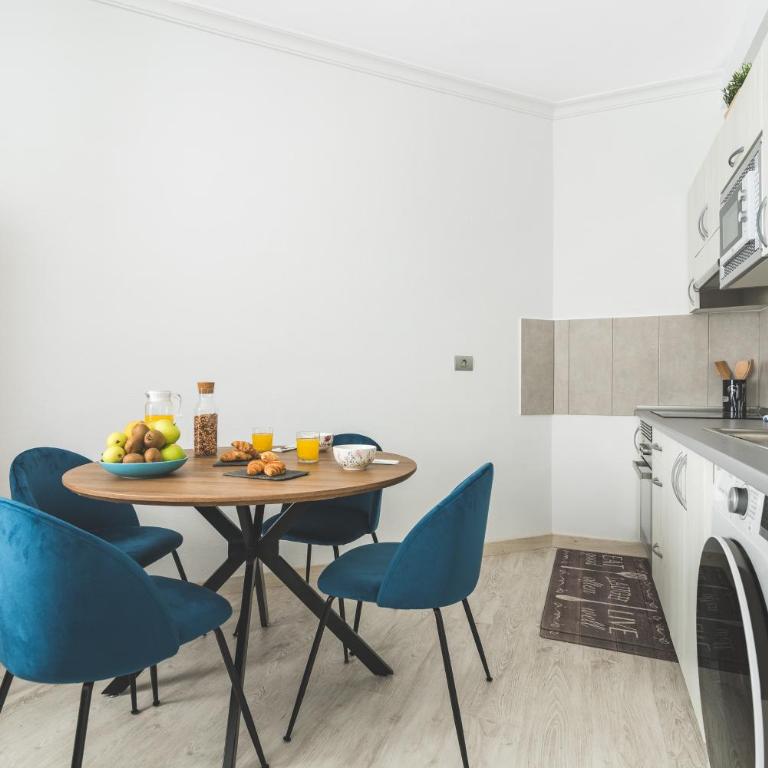 Home2Book Design Cool Center Apt Las Palmas - Two-Bedroom Apartment - 13