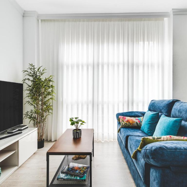 Home2Book Design Cool Center Apt Las Palmas - Two-Bedroom Apartment - 6