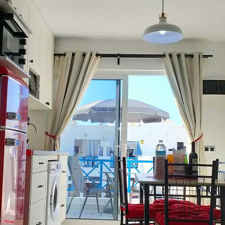 RED - One-Bedroom Apartment - 7