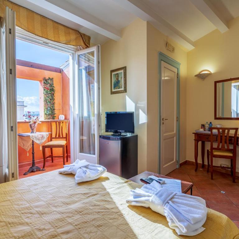 Hotel Mediterraneo - Camera Matrimoniale/Doppia con Letti Singoli con Vista Mare Laterale - 3