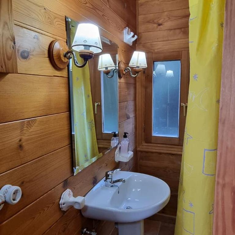 CASA DE MADERA ZUMACAR I - Two-Bedroom House - 15