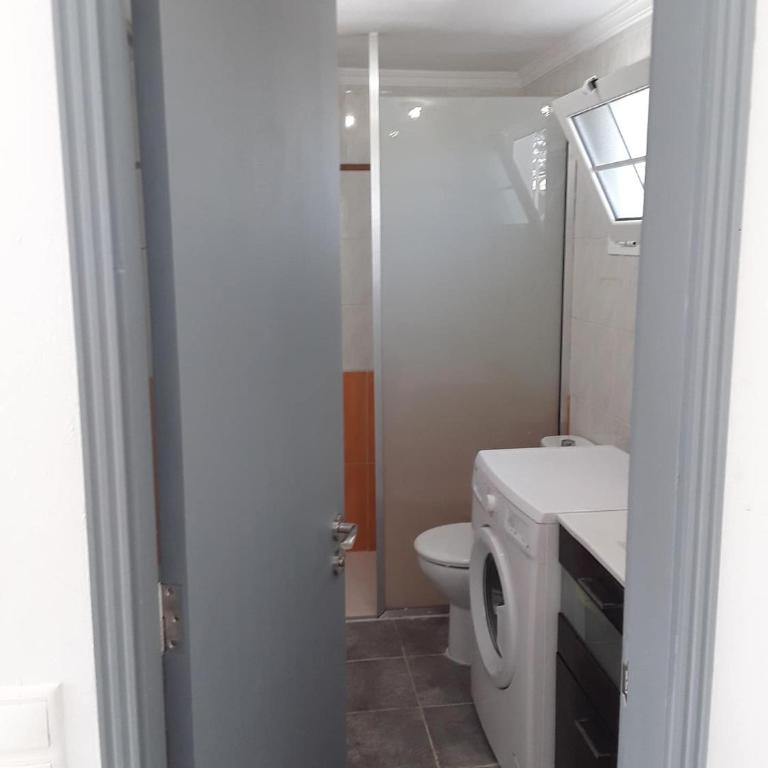 Très BEAU BUNGALOW,JARDIN TROPICAL, RENOVATION ETE 2020 - Casa con 1 dormitorio - 51