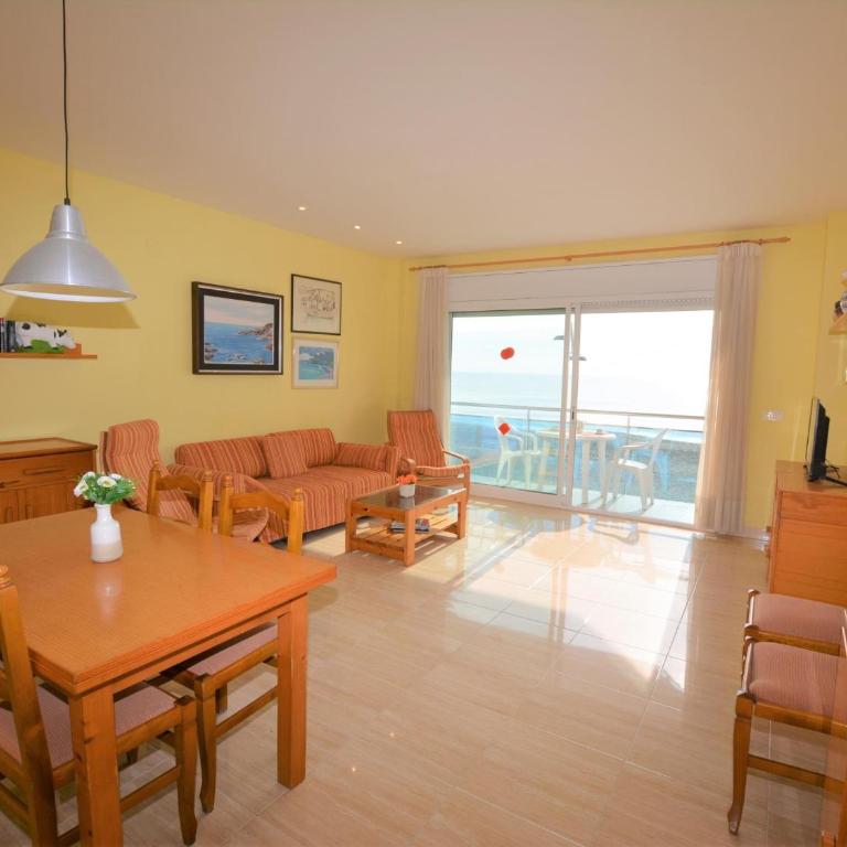 Villa Service - Papiol 1º 1ª - Apartamento - 3