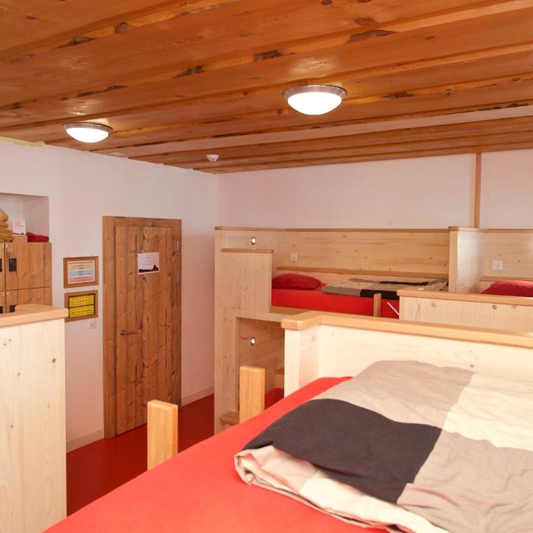 Hotel Bahnhof - Bett im Premium Schlafsaal für Frauen – NUR FÜR FRAUEN - 2