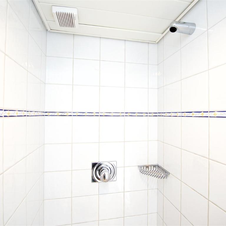 Hotel Bahnhof - Doppelzimmer mit Gemeinschaftsbad - 3
