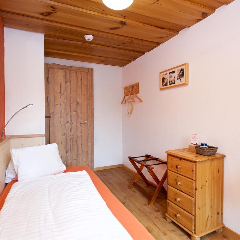 Hotel Bahnhof - Einzelzimmer mit Gemeinschaftsbad - 2