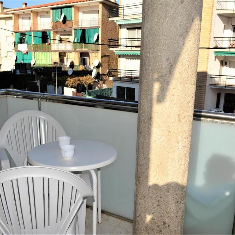 Villa Service - Rovior 3º 4ª - Apartamento - 3