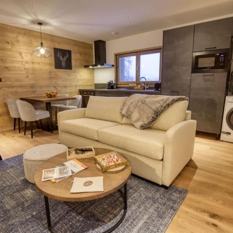 Superbe appartement dans luxueux chalet Mt Charvin - Two-Bedroom Apartment - 1