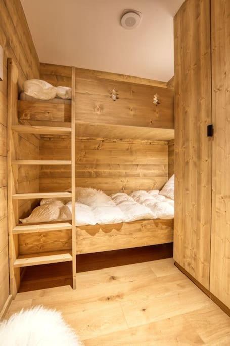 Superbe appartement dans luxueux chalet Mt Charvin - Two-Bedroom Apartment - 7