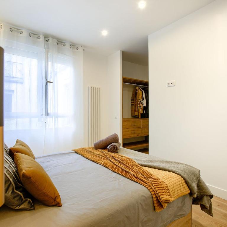 El Cielo: Lujoso Ático en Madrid Centro - Three-Bedroom Apartment - 10