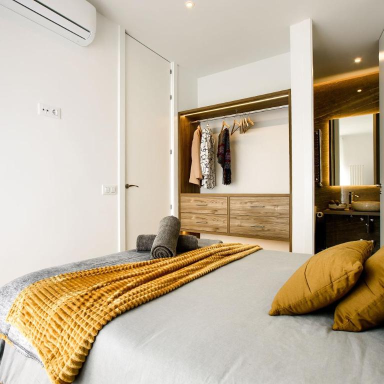 El Cielo: Lujoso Ático en Madrid Centro - Three-Bedroom Apartment - 16